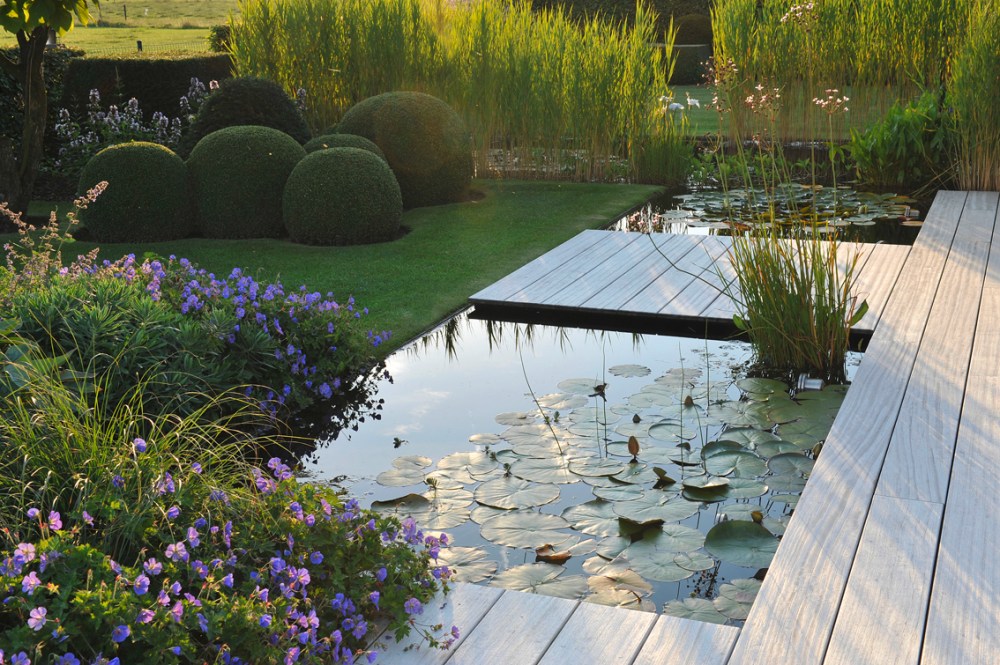 design : Stijn Corlilly B